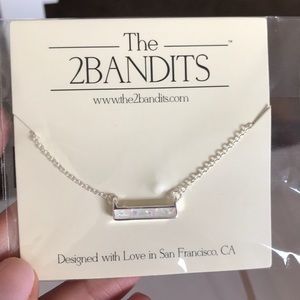 The 2BANDITS beautiful silver necklace!
